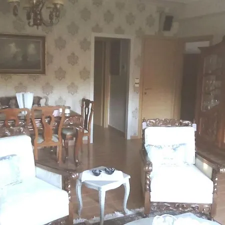 别墅 κατοικία με θέα στο δάσος 塞萨洛尼基